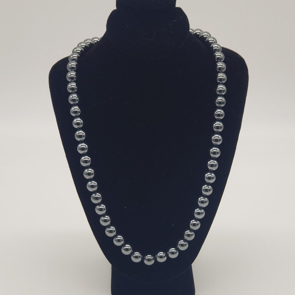 Beads Necklace – Vintage ladies Hematite semi-precious gemstone necklace